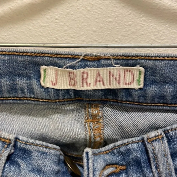 J Brand Bell Bottoms Woman’s jeans. The style is Icicle - Picture 4 of 13